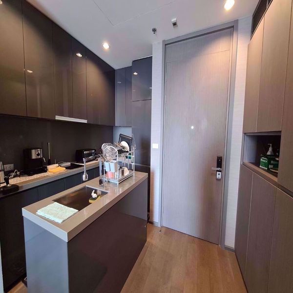 รูปภาพ 3 ห้องนอน Condo ในโครงการ The Diplomat Sathorn Silom Sub District C016755