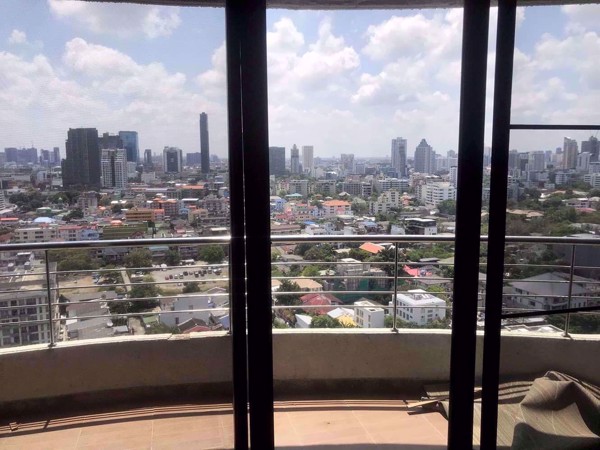 Picture of 2 bed Condo in Supalai Place Condominium Khlong Tan Nuea Sub District C016782