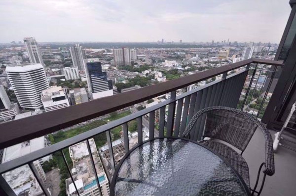 รูปภาพ 2 ห้องนอน Condo ในโครงการ Rhythm Sukhumvit 42 Phra Khanong Sub District C016896