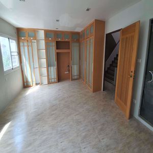 Picture of 6 bed House  Khlong Tan Nuea Sub District H016948