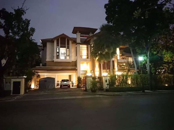 Picture of 5 bed House in Baan Sansiri Sukhumvit 67  Phrakhanongnuea Sub District H016949