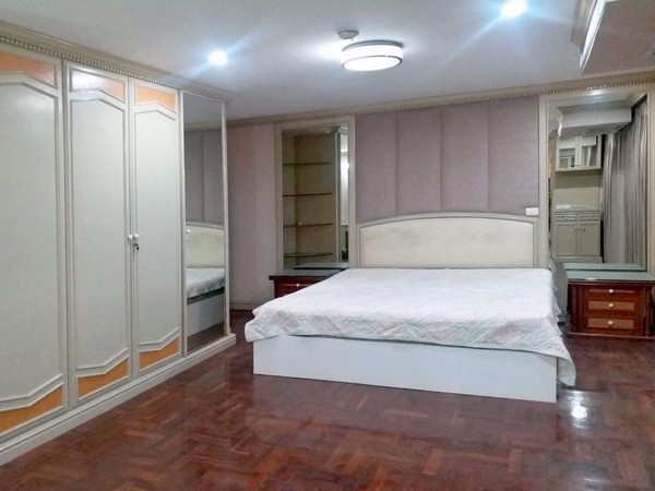 Picture of 3 bed Condo in Empire House Khlong Tan Nuea Sub District C016965