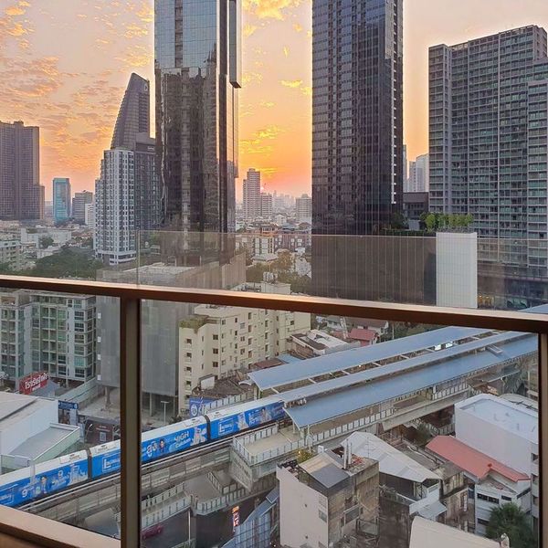 Picture of 1 bed Condo in The Strand Thonglor Khlong Tan Nuea Sub District C016970