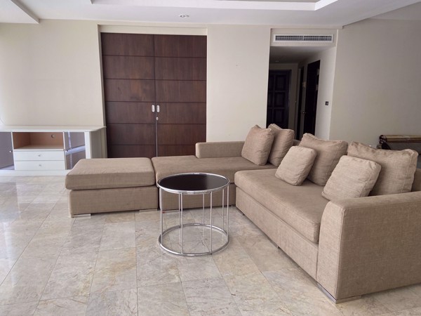 Picture of 3 bed Condo in Supakarn Condominium Khlong Ton Sai Sub District C016978