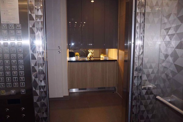 Picture of 1 bed Condo in Noble Ploenchit Lumphini Sub District C016228