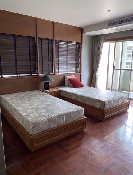 Picture of 2 bed Condo in 33 Tower Khlong Tan Nuea Sub District C017044