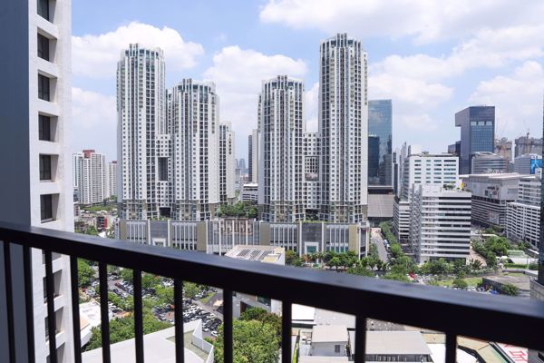 รูปภาพ 2 ห้องนอน Condo ในโครงการ Noble Revolve Ratchada 2 Huai Khwang Sub District C017065