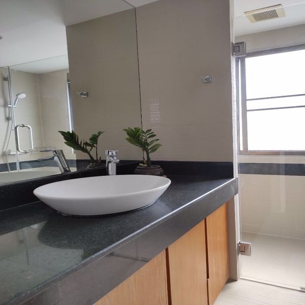 Picture of 2 bed Condo in Polo Residence Pathum Wan District C017107