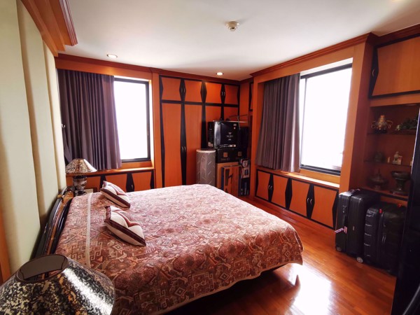 Picture of 3 bed Condo in Las Colinas Khlong Toei Nuea Sub District C017137