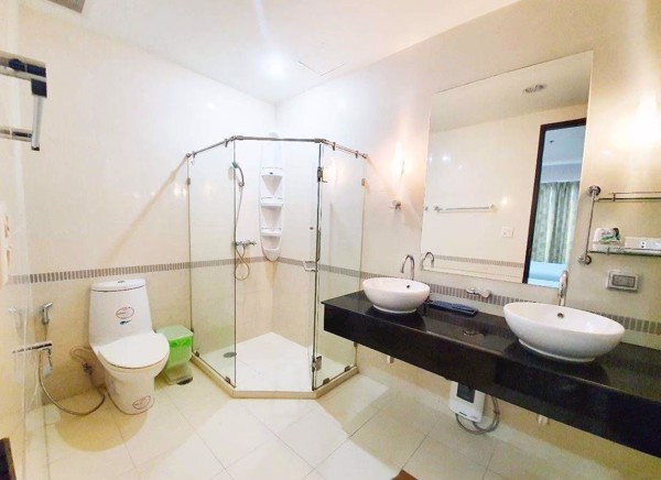 Picture of 3 bed Condo in Baan Klang Krung Siam-Pathumwan Thanonphetchaburi Sub District C017159