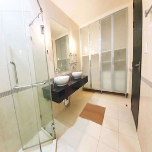 Picture of 3 bed Condo in Baan Klang Krung Siam-Pathumwan Thanonphetchaburi Sub District C017159