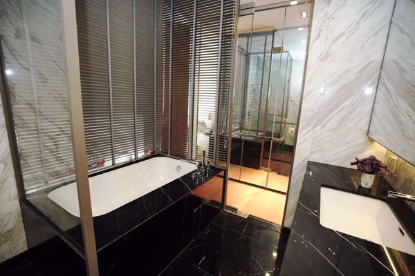 Picture of 1 bed Condo in Saladaeng One Silom Sub District C017172