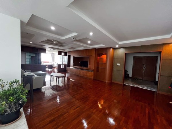 Picture of 3 bed Condo in President Park Sukhumvit 24 Khlongtan Sub District C017188