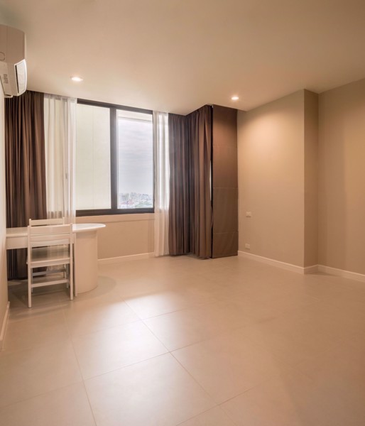 Picture of 3 bed Condo in River House Condominium Khlong San Sub District C017196