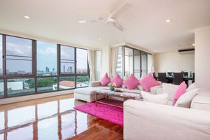 รูปภาพ 4 ห้องนอน Penthouse ในโครงการ Sathorn Gallery Residences Bang Rak District P017253