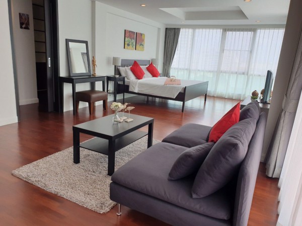 Picture of 4 bed Condo in Sathorn Gallery Residences Bang Rak District C017254