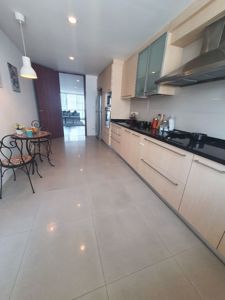 Picture of 4 bed Condo in Sathorn Gallery Residences Bang Rak District C017255