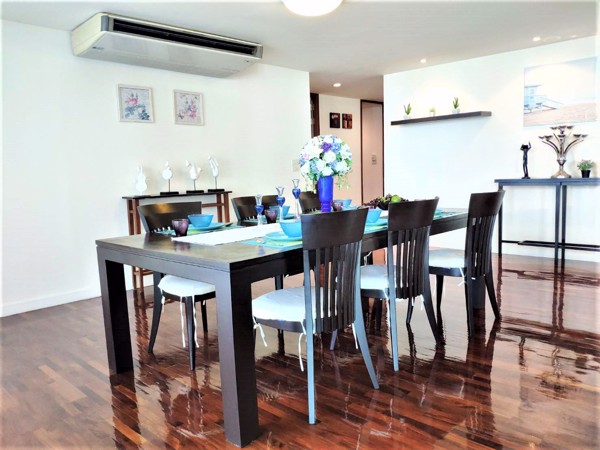 Picture of 3 bed Condo in Sathorn Gallery Residences Bang Rak District C017256