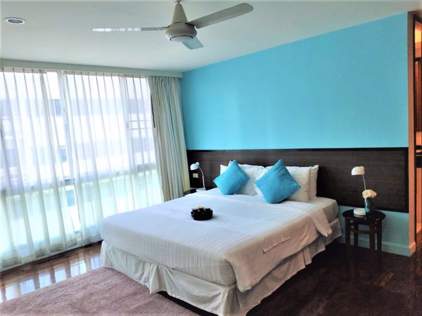 Picture of 3 bed Condo in Sathorn Gallery Residences Bang Rak District C017256