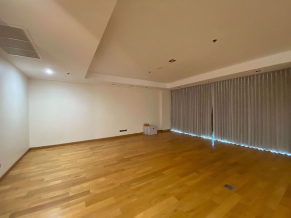 Picture of 4 bed Condo in Belgravia Residences Khlongtan Sub District C017268