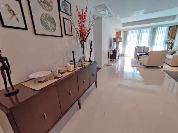 Picture of 2 bed Condo in The Oleander Khlong Toei Nuea Sub District C017419