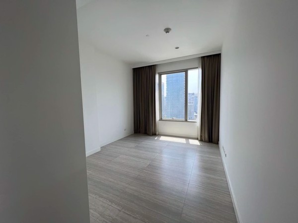 Picture of 3 bed Condo in 185 Rajadamri Lumphini Sub District C017468