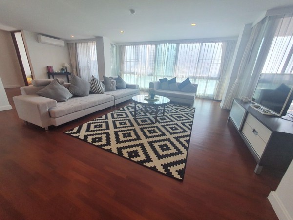 Picture of 4 bed Condo in Sathorn Gallery Residences Bang Rak District C017542