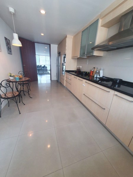 Picture of 4 bed Condo in Sathorn Gallery Residences Bang Rak District C017542