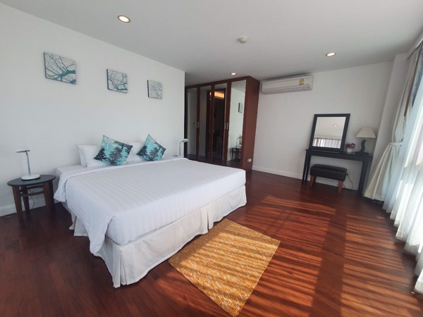 Picture of 4 bed Condo in Sathorn Gallery Residences Bang Rak District C017542