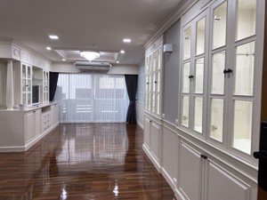 Picture of 2 bed Condo in Le Premier 2 Khlong Tan Nuea Sub District C017557