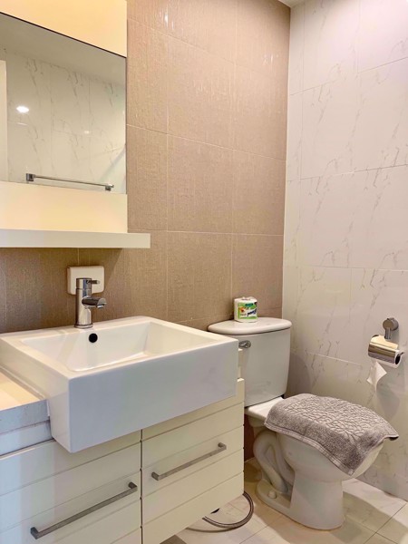 Picture of 2 bed Condo in Baan Siri Thirty One Khlong Toei Nuea Sub District C017558