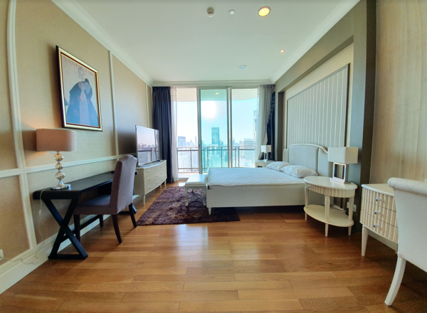 รูปภาพ 4 ห้องนอน Condo ในโครงการ Royce Private Residences Khlong Toei Nuea Sub District C017617