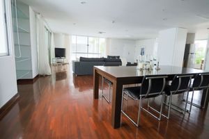 Picture of 3 bed Condo in Ariel Apartments Sathon District C017620