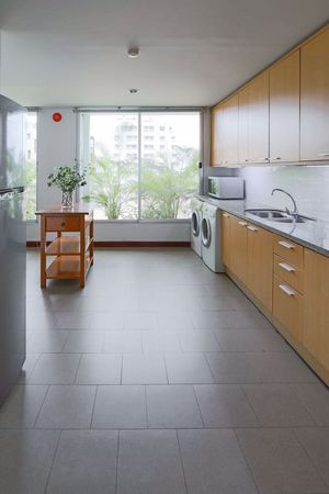 Picture of 3 bed Condo in Ariel Apartments Sathon District C017620