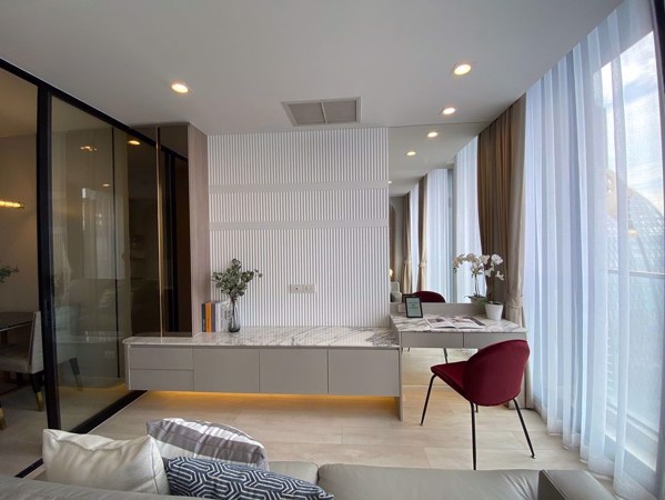 Picture of 1 bed Condo in Noble Ploenchit Lumphini Sub District C017622