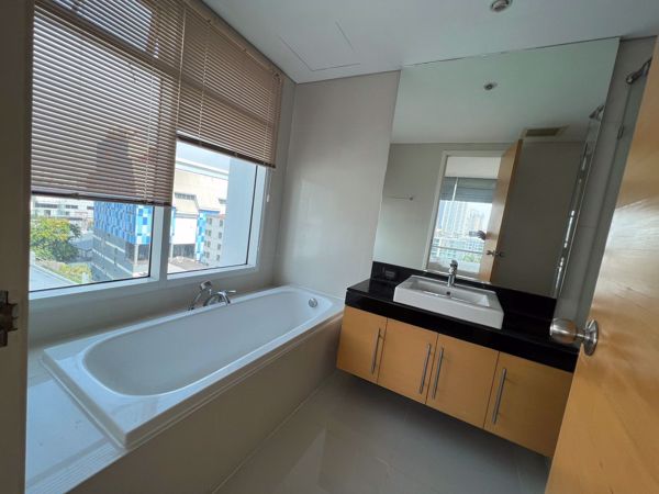 Picture of 2 bed Condo in Fullerton Sukhumvit Khlongtoei Sub District C017639