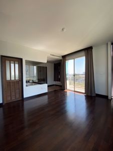 Picture of 4 bed Condo in Baan Thirapa Thungmahamek Sub District C017642