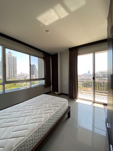 รูปภาพ 4 ห้องนอน Condo ในโครงการ Baan Thirapa Thungmahamek Sub District C017642