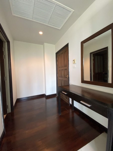 รูปภาพ 4 ห้องนอน Condo ในโครงการ Baan Thirapa Thungmahamek Sub District C017642