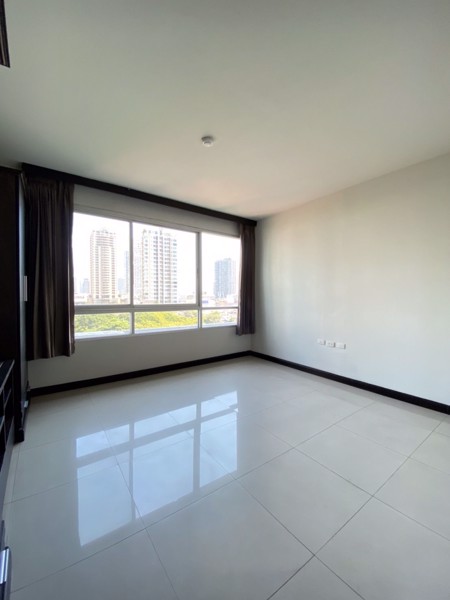 รูปภาพ 4 ห้องนอน Condo ในโครงการ Baan Thirapa Thungmahamek Sub District C017642