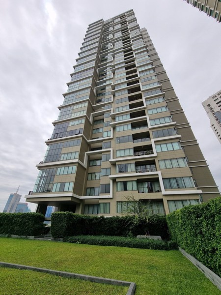 Picture of 2 bed Condo in The Emporio Place Khlongtan Sub District C017670