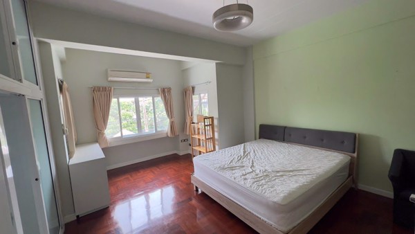 รูปภาพ 4 bed House  Bangkok H017674