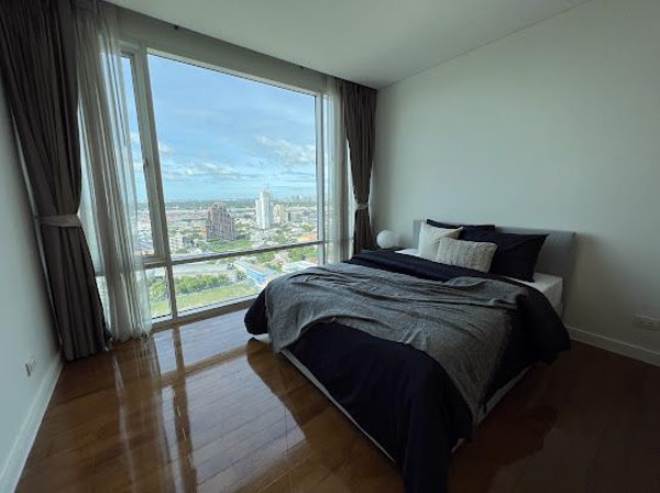 Picture of 3 bed Condo in Fullerton Sukhumvit Khlongtoei Sub District C017832