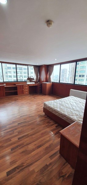 รูปภาพ 4 ห้องนอน Condo ในโครงการ Mahogany Tower Khlongtan Sub District C017835