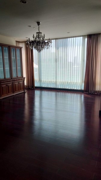 Picture of 3 bed Condo in The Park Chidlom Lumphini Sub District C017916