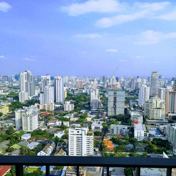 Picture of 1 bed Condo in Edge Sukhumvit 23 Khlong Toei Nuea Sub District C017975