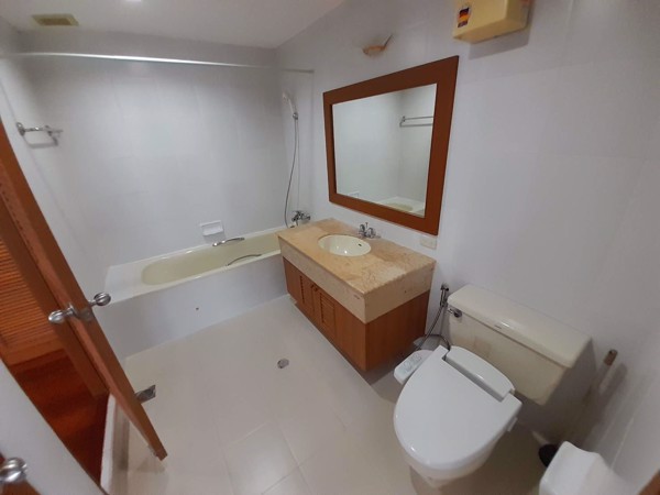 Picture of 3 bed Condo in Acadamia Grand Tower Khlong Tan Nuea Sub District C018001