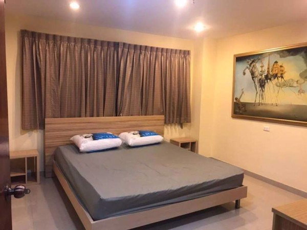 Picture of 2 bed Condo in Baan Prompong Khlong Tan Nuea Sub District C018004