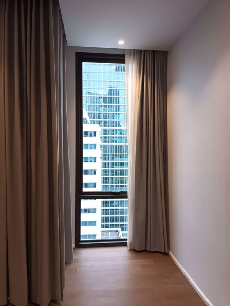 Picture of 1 bed Condo in MUNIQ Langsuan Pathum Wan District C018107