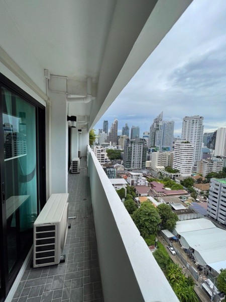 Picture of 3 bed Penthouse in Ruamjai Heights Khlong Toei Nuea Sub District P018112